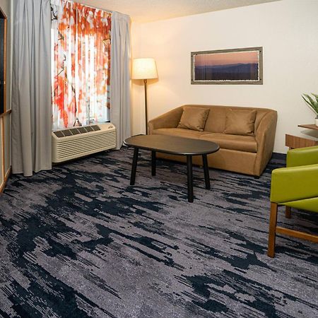 Fairfield Inn & Suites Laredo Exterior photo